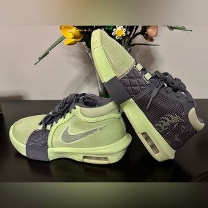 Sold! Nike LeBron Witness VIII